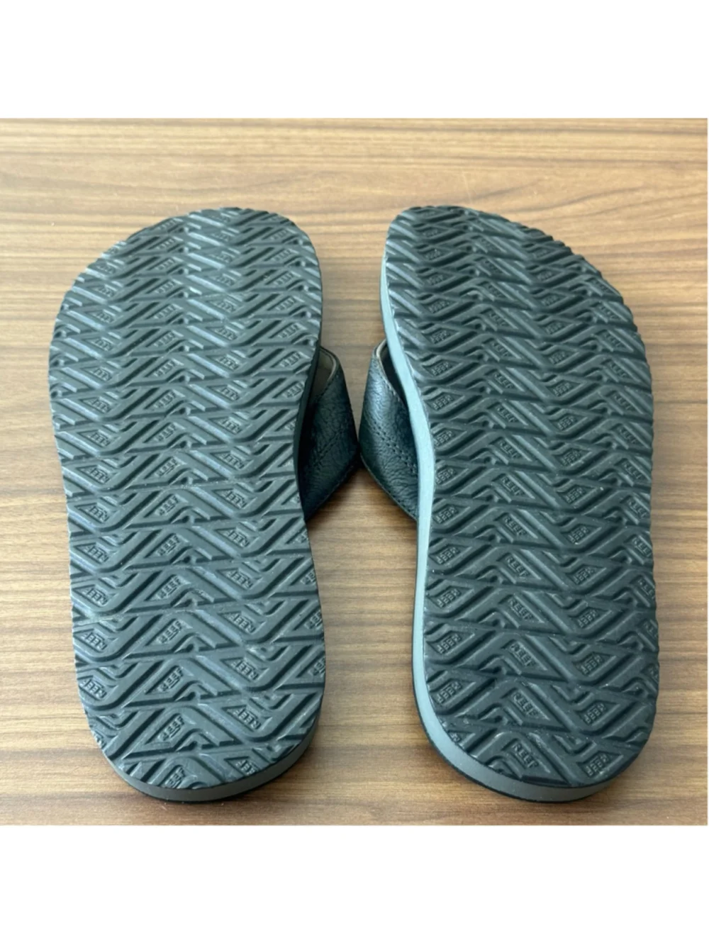 Reef Cushion Phantom Leather Flip Flops Black Men’s Size 11 Comfort Sandals